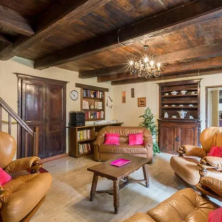 Sleeps 10 Pool Villa