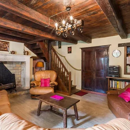 Sleeps 10 Pool Villa Valeuil