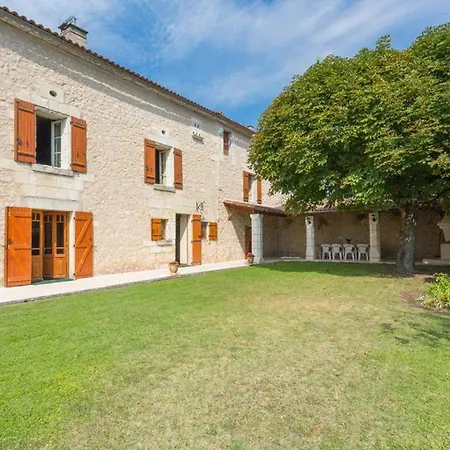 Sleeps 10 Pool Villa