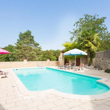 Sleeps 10 Pool * Valeuil