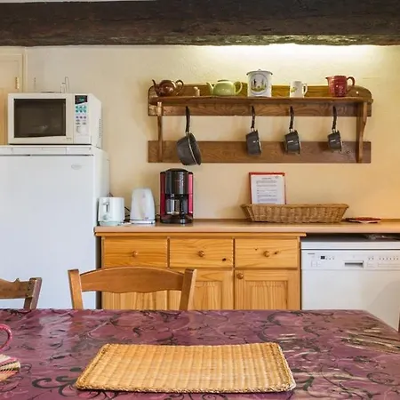 Sleeps 10 Pool * Valeuil